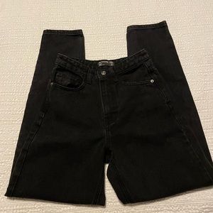 PRETTYLITTLETHING Bum Rip Mom Jean